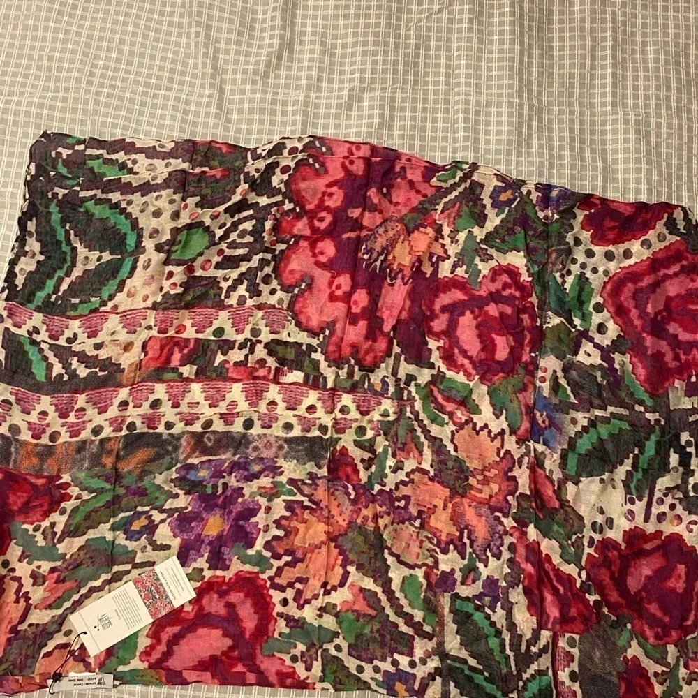 Front Row Society Oblong Digital Floral Pink/Rose Scarf 28” x 80” (FW)